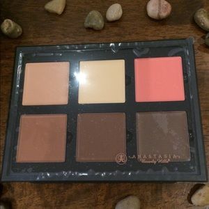 NEW!! Anastasia Beverly Hills contour pallet